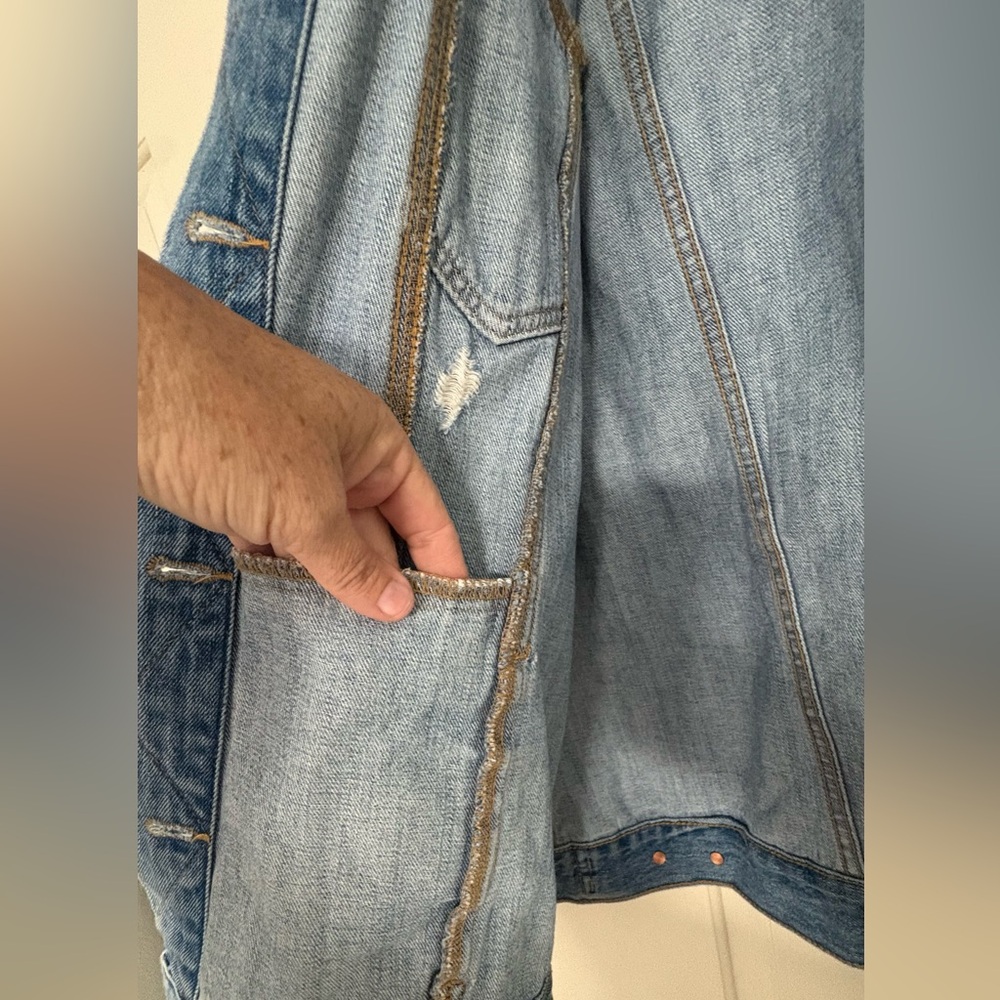Distressed Jean jacket - Picture 5 of 5